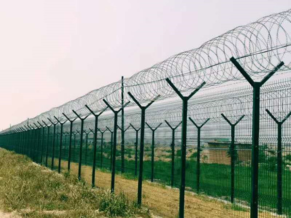 北京大興新機(jī)場(chǎng)圍界斧形刀刺案例