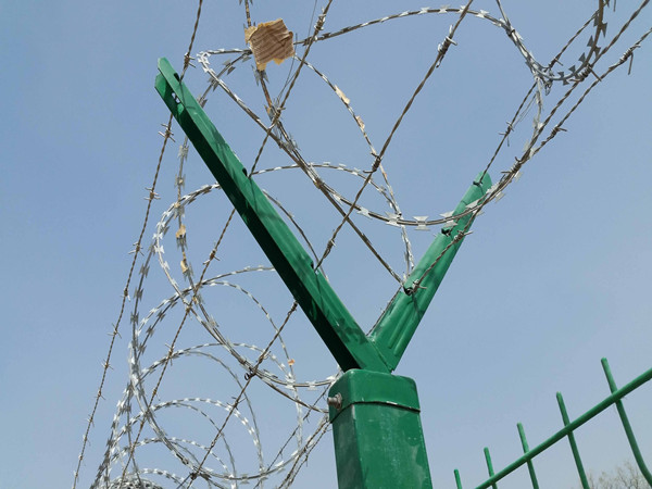 出口非洲乍得刀刺滾籠圍欄案例